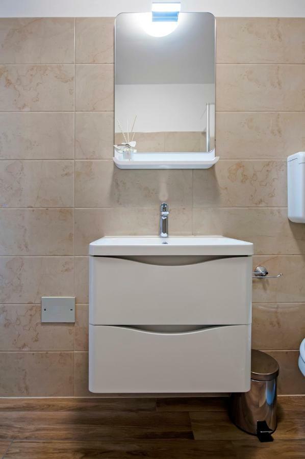 Apartma Loki *